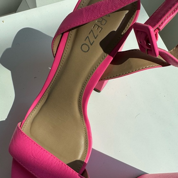 AREZZO BRAND NEW NEON PINK PLATFORM 💕 - Picture 4 of 11